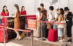 Cục Hàng không yêu cầu dừng thu phí làm thủ tục nhanh tại sân bay