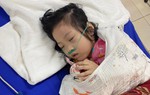 Người mẹ bị ám ảnh khoảnh khắc con gái được vớt lên từ bể bơi