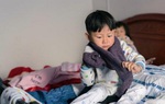 Ý kiến phụ huynh trái chiều về chuyện "con mặc lại quần áo cũ" 
