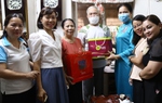 Chủ tịch Hội LHPN Việt Nam thăm hỏi gia đình cán bộ cơ quan TƯ Hội có thân nhân là thương binh