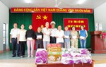 Lữ đoàn 146 tặng quà cho 30 gia đình liệt sỹ và người có công