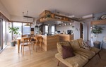 Căn hộ 85m² sử dụng nội thất toàn gỗ nhưng không hề nặng nề của gia đình Nhật Bản