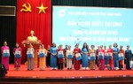Hội LHPN tỉnh Vĩnh Phúc tặng quà Mẹ Việt Nam Anh hùng và biểu dương 75 gia đình phụ nữ chính sách tiêu biểu