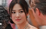 Song Hye Kyo khoe sắc tại sự kiện ở Pháp