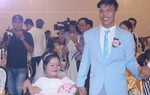 Tình yêu cổ tích của thanh niên quyết lấy vợ hơn 5 tuổi bị liệt