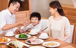 Cho trẻ ăn uống thế nào để tránh bị suy dinh dưỡng?