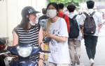 Hơn 1 triệu thí sinh làm thủ tục dự thi tốt nghiệp THPT 2022: Phụ huynh và con đều có tâm lý thoải mái