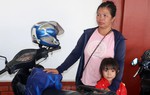 Mẹ vượt hơn 250km để động viên con, bố hối hả tìm con trước giờ thi tốt nghiệp THPT
