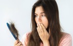 Rụng tóc nhiều ở nữ tuổi 17 có sao không? Cách khắc phục như thế nào?