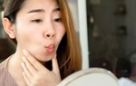 Những "nết xấu" phụ nữ hay mắc có thể tàn phá gương mặt