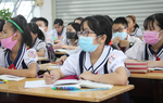 Phụ huynh phải bỏ tiền triệu mua đồng phục cho con trước năm học mới