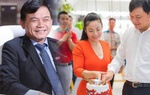 Từng thú nhận không để ý tới gia đình, Shark Phú tiết lộ ngắn gọn về người vợ giấu kín