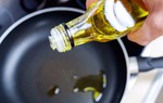 Dầu ăn mở nắp sẽ để được bao lâu? Nhiều người dùng dầu hết hạn mà không nhận ra