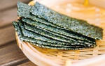Snack rong biển tẩm vừng giòn tan thơm ngon