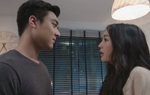 Ngỡ ngàng khi thấy chồng đang quỳ gối trong phòng bố mẹ
