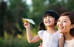 4 nguyên tắc nuôi dạy con gái tự tin, mạnh mẽ