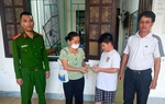 Đánh rơi tiền chữa bệnh, người phụ nữ nghèo được cậu bé 11 tuổi đem trả lại