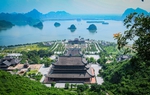 5 ngôi chùa có hồ nước như tiên cảnh