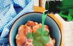 FDA đưa ra cảnh báo trước trào lưu nấu gà cùng thuốc cảm, thuốc ho 