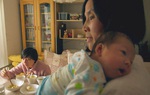 Thấy mẹ chồng vất vả, tôi định thuê người giúp việc ngờ đâu khiến bà rơi nước mắt