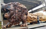 Tác phẩm điêu khắc được công nhận là tượng gỗ nguyên khối lớn nhất thế giới  