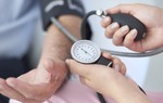 7 cách hạ huyết áp tự nhiên khi thời tiết chuyển lạnh