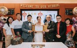 Sếp tặng "nóng" 140 triệu đồng giúp nhân viên cưới vợ 