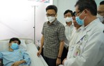 Phó Thủ tướng Vũ Đức Đam thăm hỏi, động viên nạn nhân vụ cháy quán karaoke ở Bình Dương