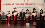 Hơn 400 sinh viên Học viện Phụ nữ Việt Nam nhận bằng cử nhân