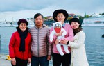 Phụ huynh phản đối trào lưu khoe trẻ nhỏ là "lao động chính", kiếm tiền lì xì dịp Tết