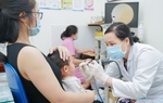Cận Tết, bác sĩ cảnh báo bệnh viêm tai giữa gia tăng ở trẻ