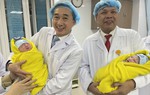 Những em bé chào đời đúng thời khắc Giao thừa Tết Quý Mão