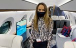 Nghề làm tiếp viên hàng không cho giới siêu giàu: Thu nhập lớn nhưng áp lực "trên trời"
