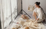 Mẹ khéo tay thiết kế chiếc xích đu vải tặng con
