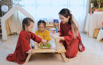 Mẹ Hà Nội tận dụng khoảng thời gian trẻ nghỉ Tết để chơi cùng con