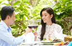 Đi xem mắt, nghe anh chàng hồ hởi khoe "điểm mạnh" của mình mà tôi choáng