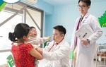 Bé sơ sinh vừa chào đời đã bị "sùi bọt cua", được chữa khỏi bằng 2 cuộc phẫu thuật