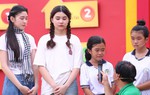 Đưa 2 con gái lên sóng truyền hình, Quyền Linh dặn: "Kể từ hôm nay, các con đã theo bước cha rồi đó"