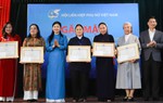 TƯ Hội LHPN Việt Nam gặp mặt, khen thưởng các nữ tu, nữ giáo dân tiêu biểu