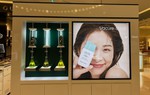 CEO LÊ VÂN ANH  gương mặt đại diện nhãn hàng tại TTTM Lotte Suwon, Hàn Quốc
