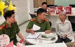 Từ biểu hiện "lạ" của cụ bà, ngăn chặn vụ lừa đảo 70 triệu đồng