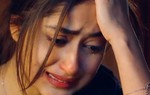 Gọi chồng dậy pha sữa cho con, anh giận dữ vứt luôn bỉm bẩn vào người tôi