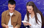 Vợ Tây của Bùi Tiến Dũng trang điểm nhẹ nhàng vẫn gây chú ý