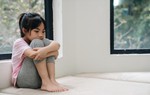 Con cái lớn lên trong nghèo khó có quan hệ mật thiết với “thói quen xấu” này của cha mẹ