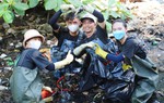 Nhóm bạn trẻ “giải cứu” những dòng kênh ô nhiễm ở TPHCM