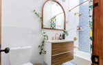 Những căn phòng tắm nhỏ nhưng có thiết kế tiện dụng bất ngờ
