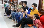 Giao mùa, gia tăng trẻ mắc bệnh đường hô hấp: Bác sĩ khuyến cáo cẩn trọng khi dùng 1 loại thuốc