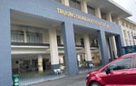 TPHCM: Điều tra vụ việc nam sinh lớp 9 rơi lầu tại trường