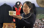 Nỗ lực đưa Thạch đen Cao Bằng vào kệ hàng nhiều siêu thị 