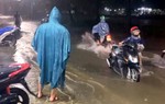 Thừa Thiên Huế: Nước lũ tiếp tục dâng cao, học sinh toàn tỉnh phải nghỉ học